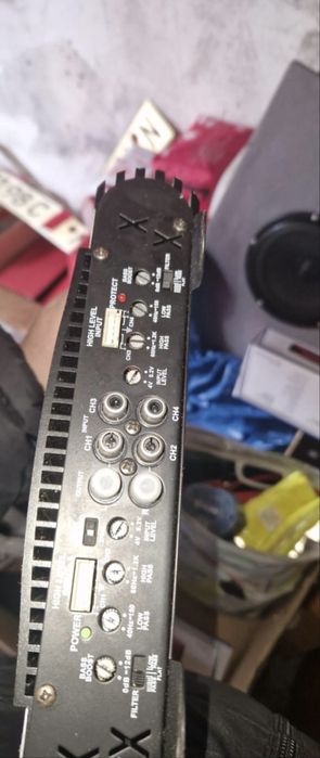 Усилвател Crunch Blackmaxx MXB-1500 – Мощен авто усилвател