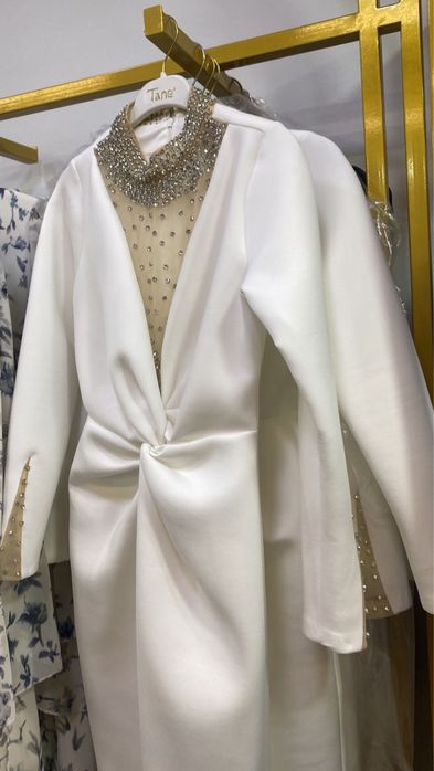 Продам стильное платье