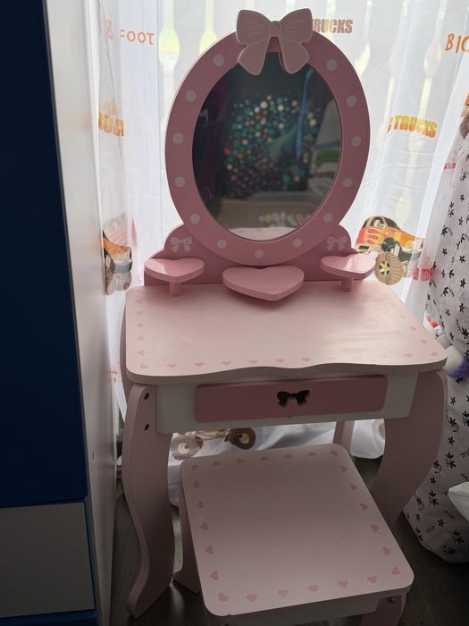 Masuta de machiaj copii