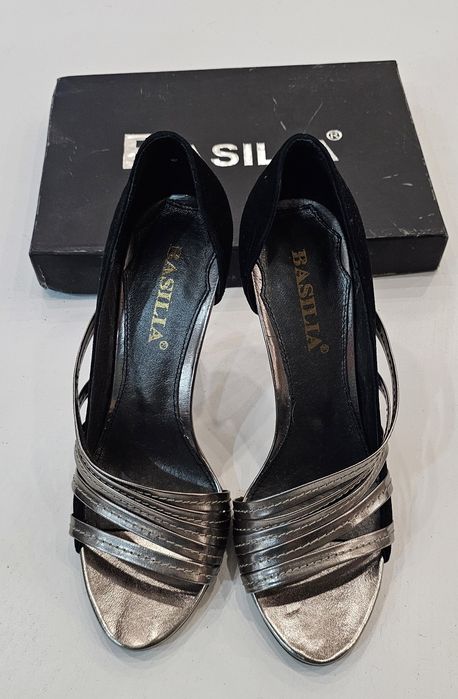 Босоножки женские