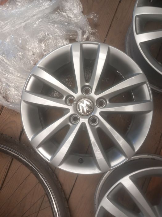 Jante vw polo r14 5x100 et 43 jantele sunt vopsite