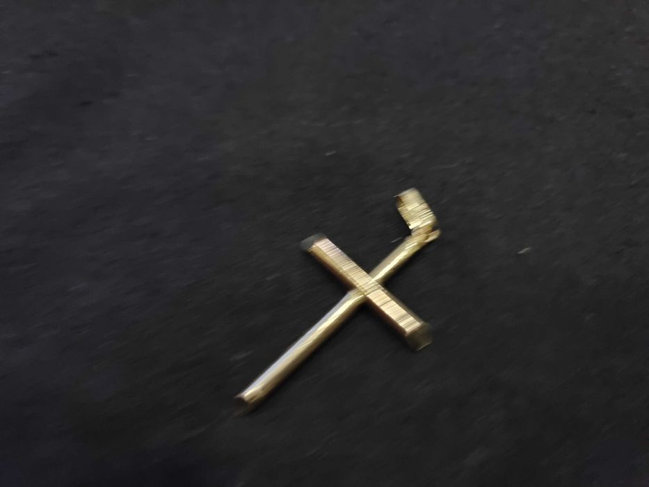 Златен кръст 2.72 гр.