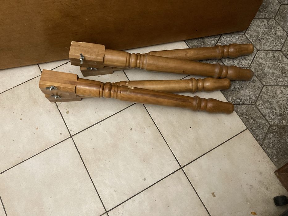 Стол деревянный