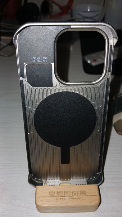 Чехол защитный на айфон 15про