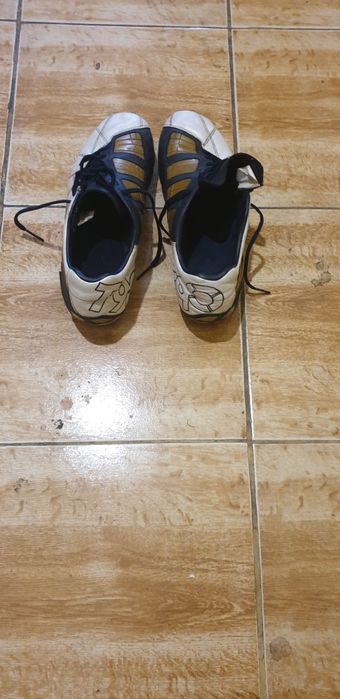 Продавам Бутонки NT90