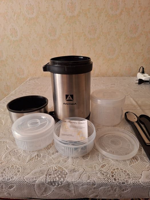 Термос Арктика универсальный.
