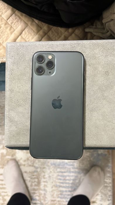 продам 11 pro айфон
