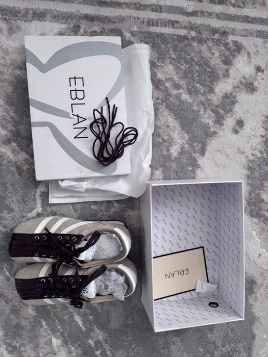 Продаю женскую обувь