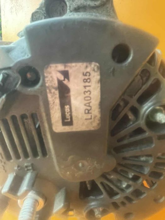 Генератор алтернатор Audi A4 B8 A5 8T Q5 VW Passat 2.0 TDI