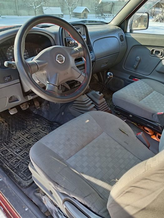 Nissan Navara D22 cu 2 locuri