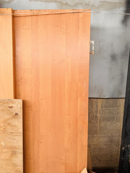 Продам двери. Есіктер сатылады