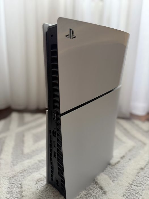 Playstation 5 slim 825gb DIGITAL EDITION+Controller