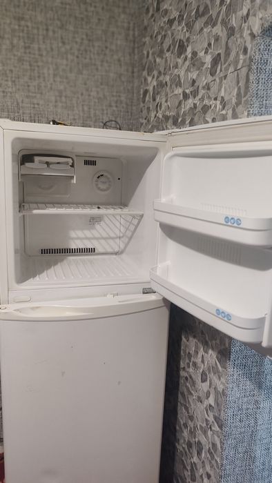 Продам холодильник LG