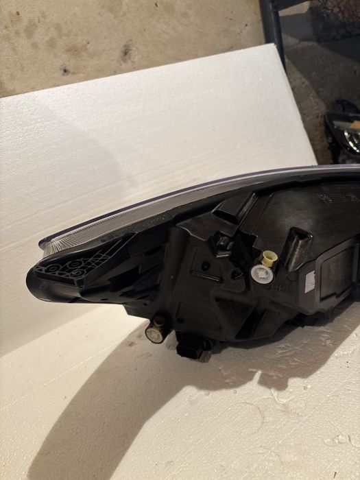 Ляв фар ford focus MK4