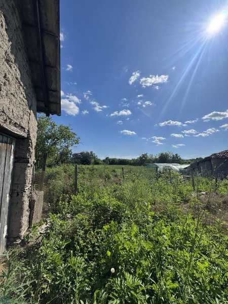 Продавам къща в село Бяла река!