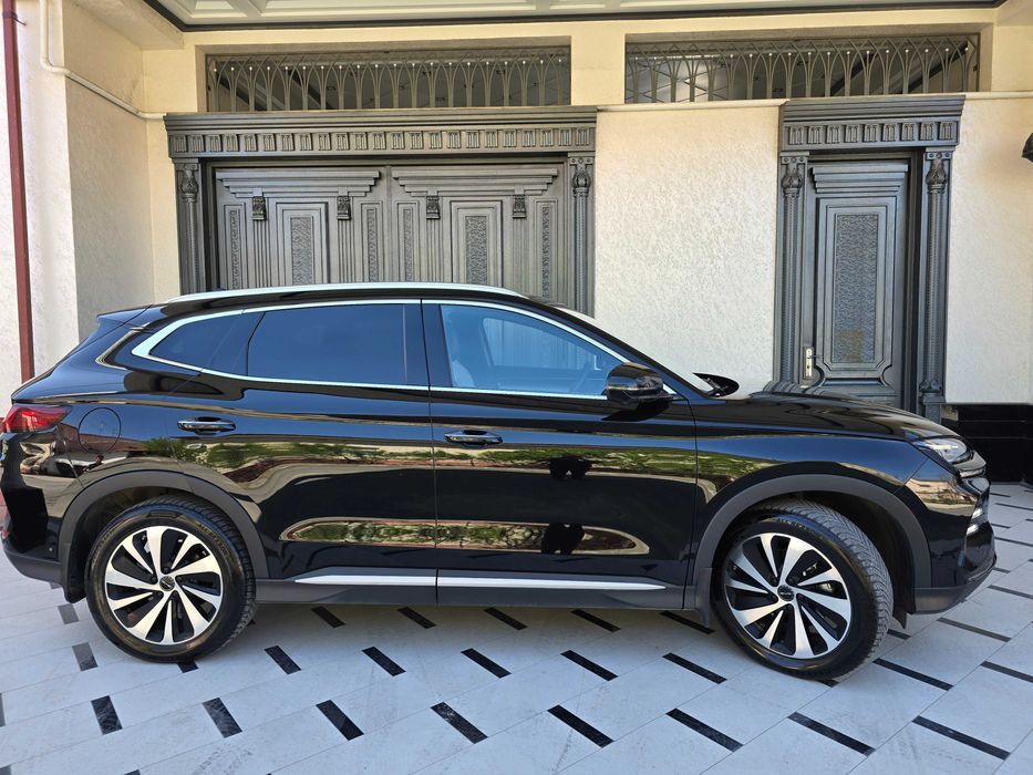 BYD Champion 605