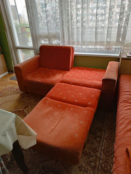 Продавам удобен двоен разтегателен диван!