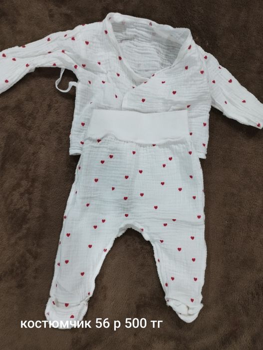 Продам детскую одежду. Носили 2-3 раза.