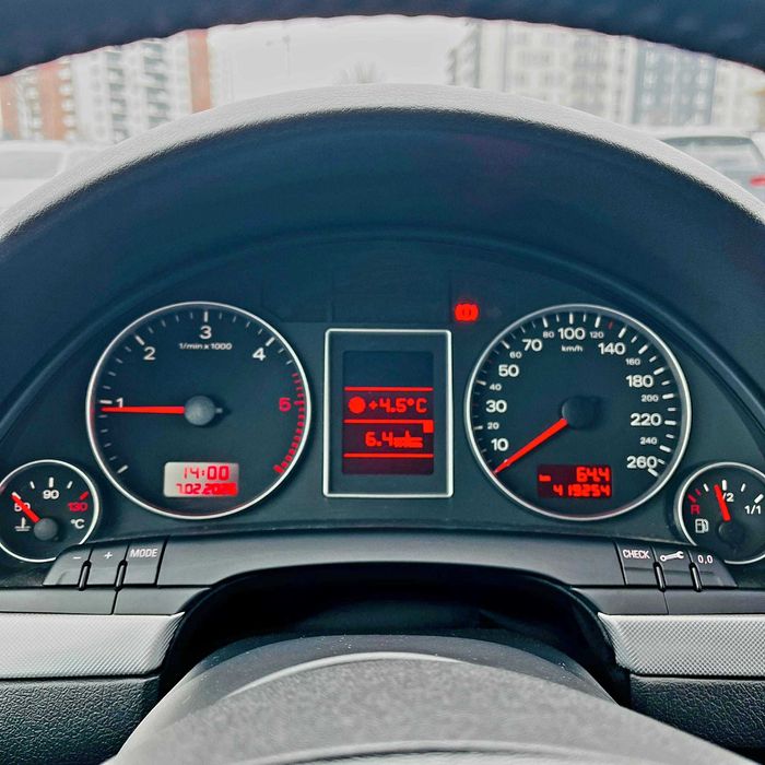 Audi A4 B7, echipare S line, an fabricație 2008