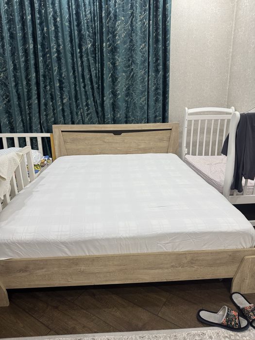 Продам спальную гарнитуру