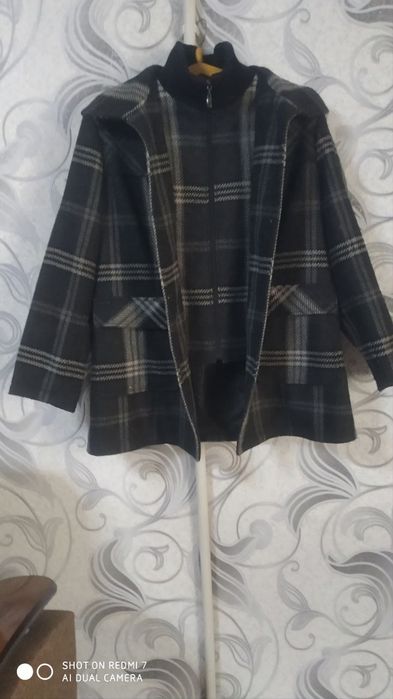 Продам новое драповое полупальто!