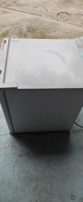 Frigider mini-bar Heinner HMB-N45F+, Termostat ajustabil, Zgomot redus, 45 l, Alb