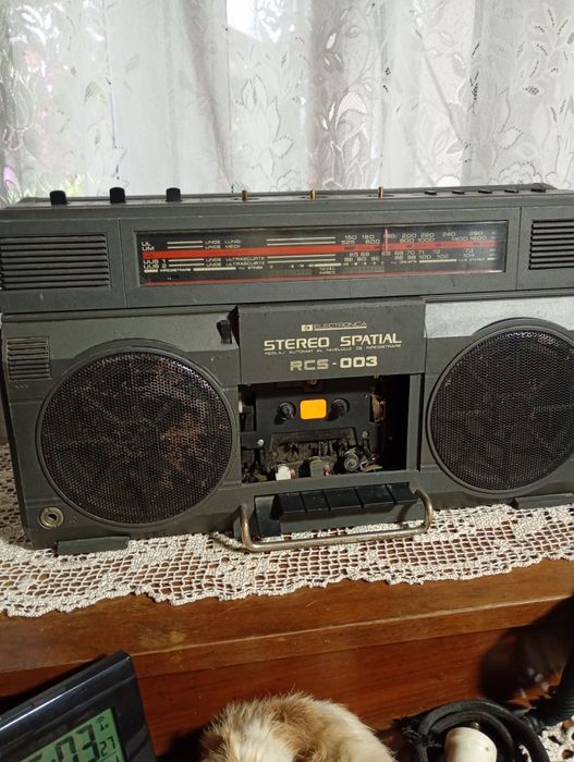 Radiocasetofon/,radio.