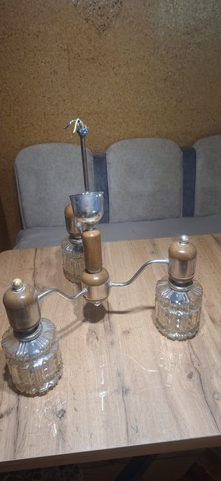 Полилей с три стъклени чашки