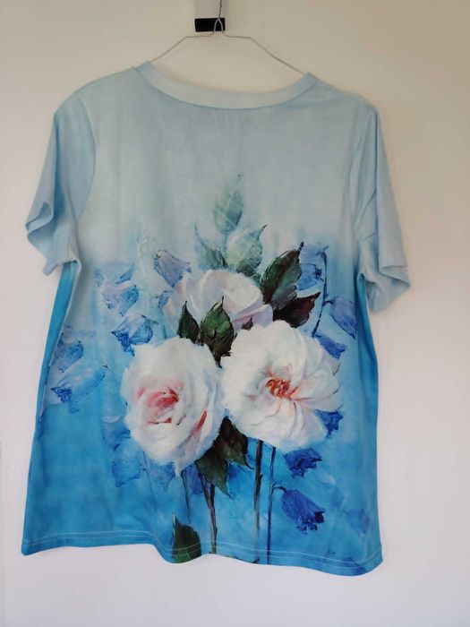 Tricou bleo cu flori, marimea 38-40/M