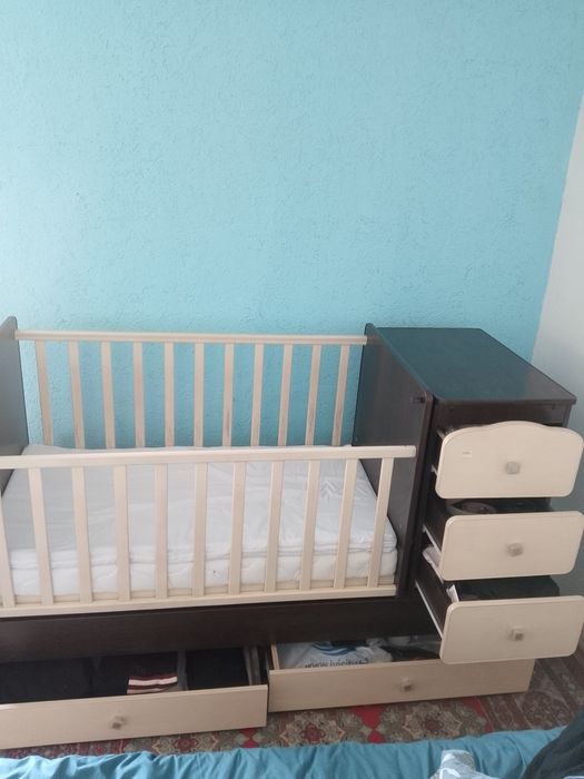 Продам детскую кроватку