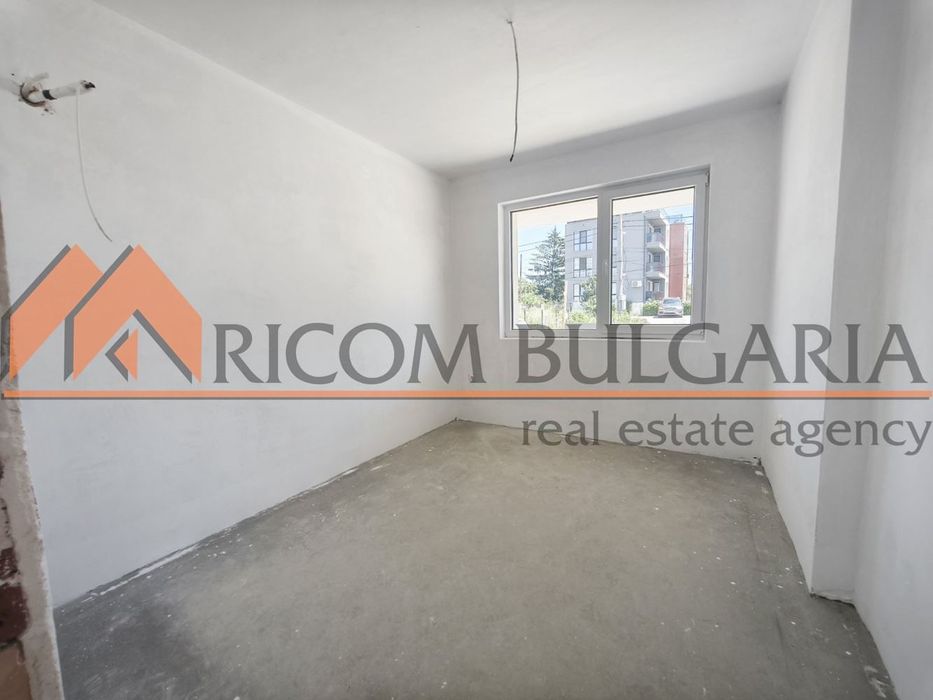 Продава се Тристаен апартамент в Варна, Бриз - 79 кв.м за 1963 €/кв.м - Снимка #8
