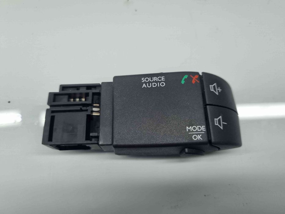 Comenzi volan Dacia Sandero 2 [Fabr 2012-prezent] OEM