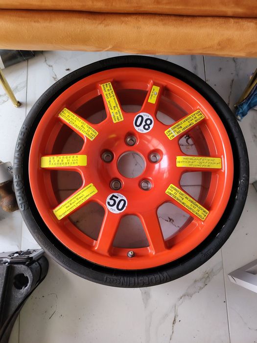 Патерица Резервна гума VW Taureg