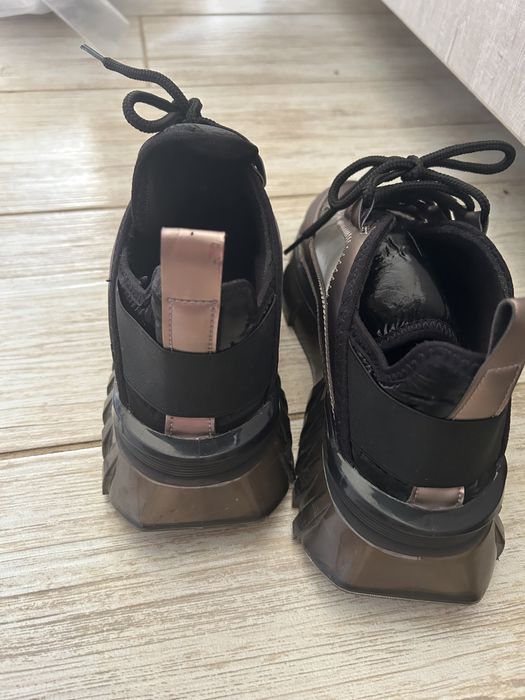 Дамски обувки