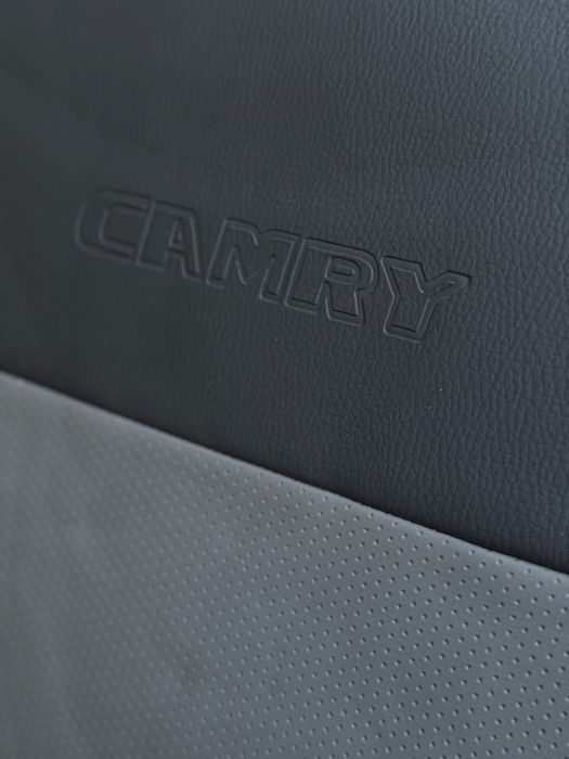 Модельные чехлы на  Toyota Camry 50