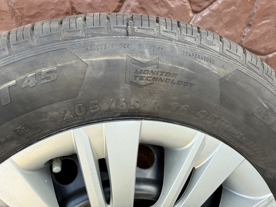 Продам комплект колес