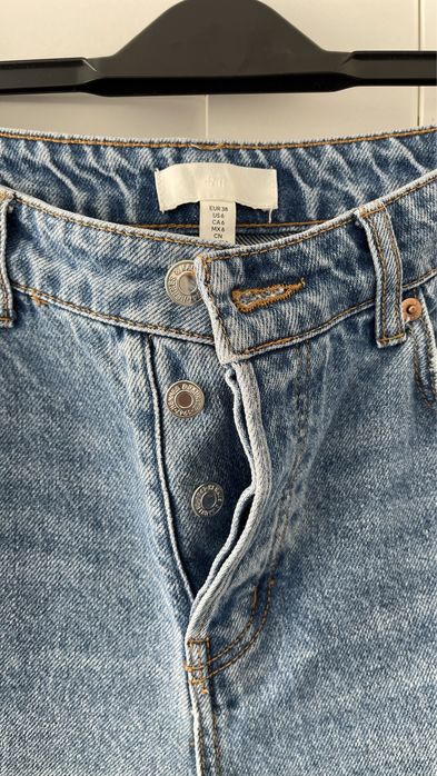 Blugi cu talie inalta H&M