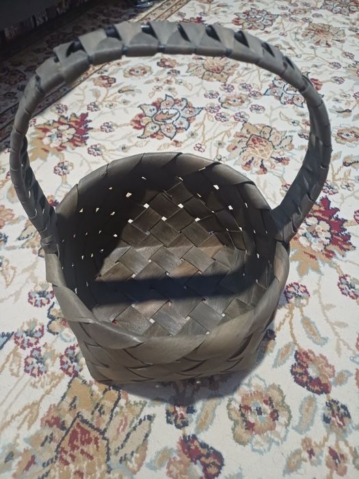 Продам плетенные корзинк