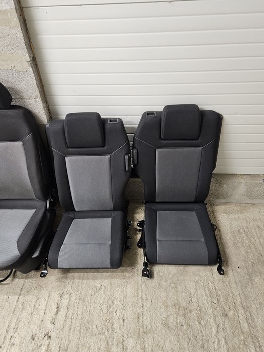 Седалки за Опел Зафира