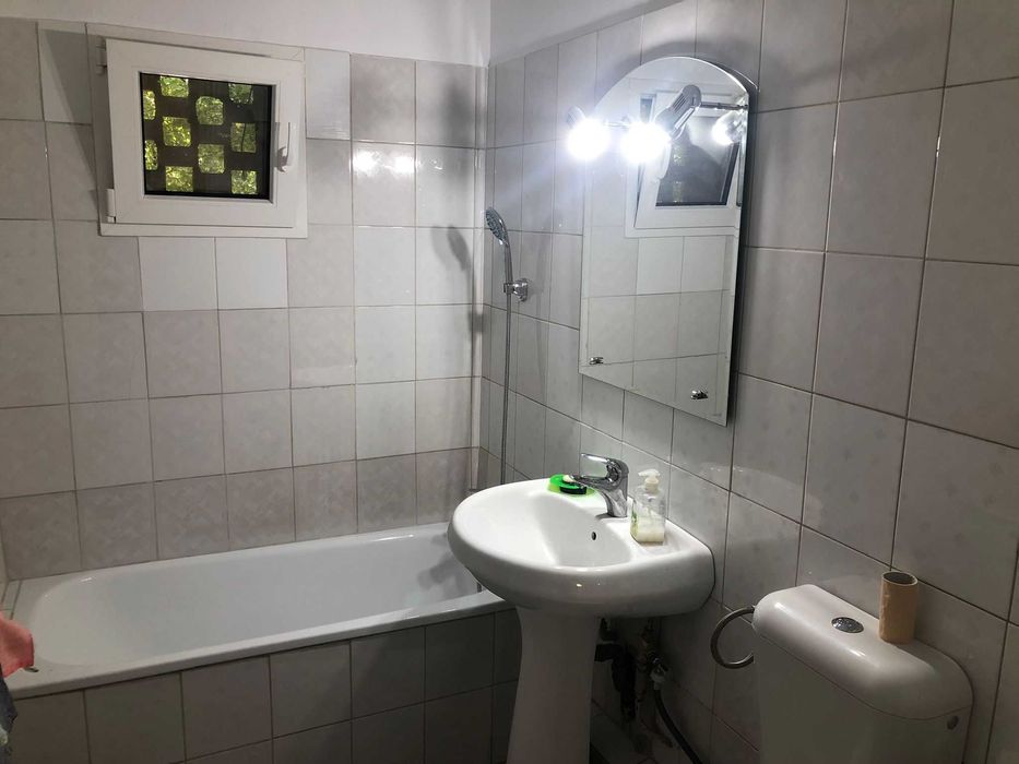 de inchiriat ap 2 camere semidecomandat Piata Sudului