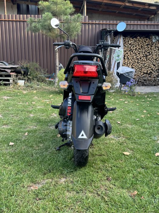 Скутер Honda zoomer X