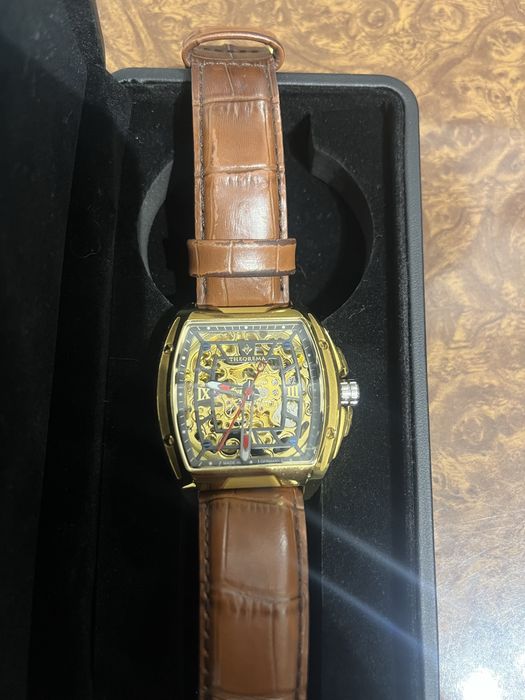 Theorema St. Petersburg – автоматичен мъжки часовник тип “скелетон”