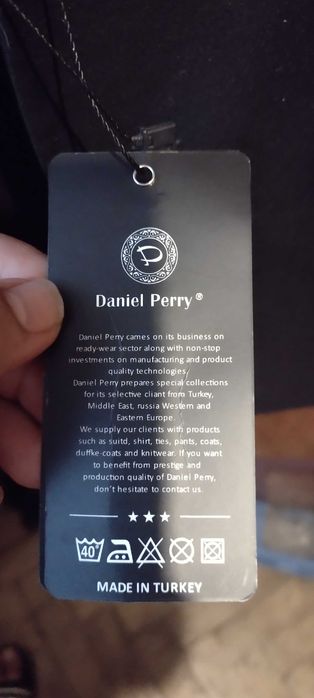 Vând costum nou la comanda made în Turcia+cămașa măr.l.xxl