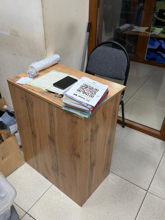 Рейлы, манекен, столы для бутика