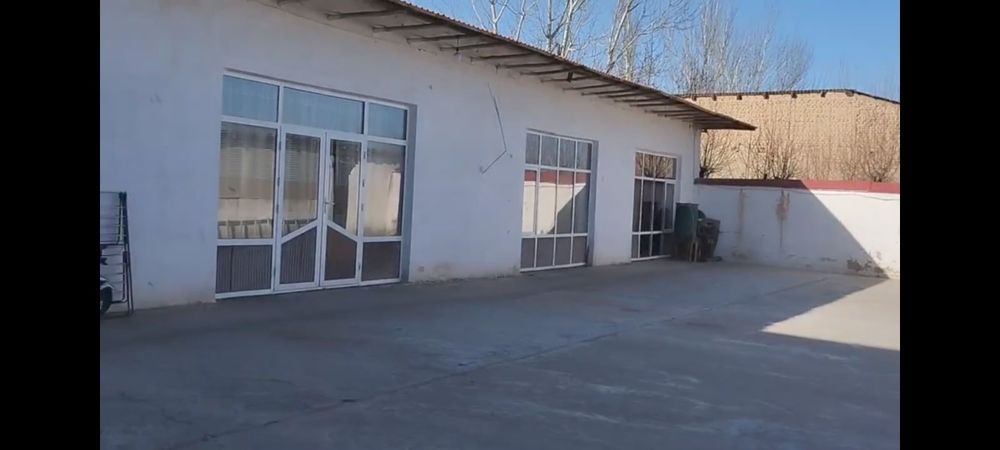 Ҳовли сотилади трассани устида бизнес учун қулай жой