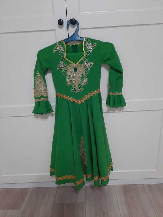 Продам костюмы на народные танцы