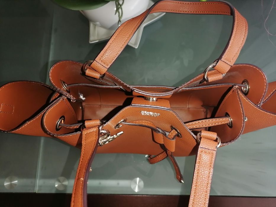 Чанти Guess, Daris, Sara Pen