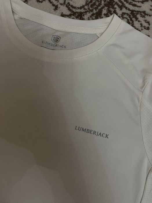 Спортивные женские футболки