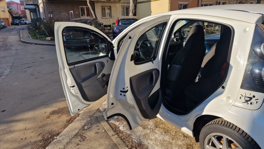Vand Citroen C1 din 2008,benzina,consum mic,4 usi,208857 km in crestere
