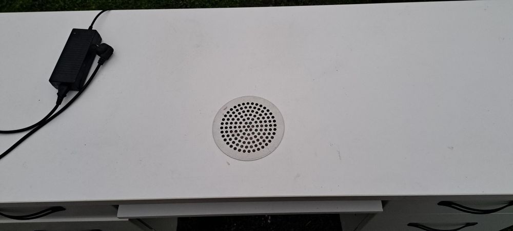 Vand birou cu aspirator cupio pentru manichiură